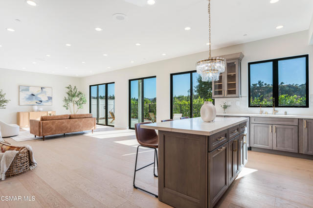 252 Capri Drive, Simi Valley CA: https://media.crmls.org/mediaz/830a7b56-2497-4780-a68f-477272f7aabe.jpg