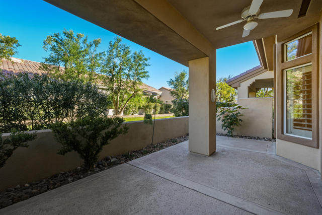 78428 Desert Willow Drive, Palm Desert CA: https://media.crmls.org/mediaz/830bf25b-0d80-4b0c-9b4a-7048fbea479a.jpg