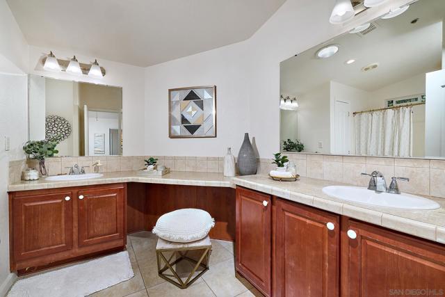 14625 Mussey Grade Rd, Ramona CA: https://media.crmls.org/mediaz/830c26d7-9207-4bf2-bb48-cdeb17d9074a.jpg