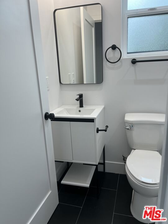 212 E 29th Street, Los Angeles CA: https://media.crmls.org/mediaz/830d5bb9-76db-407f-bcaf-3f016b5bb7f0.jpg