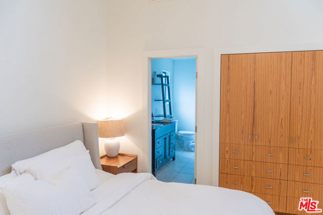 880 Hilldale Avenue, West Hollywood CA: https://media.crmls.org/mediaz/830dff54-8729-4376-8108-8d6c742b1b45.jpg