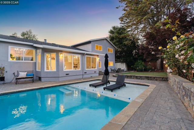 36 Playa Ct, San Ramon CA: https://media.crmls.org/mediaz/830e1a85-563e-4536-ab37-5edce363a567.jpg