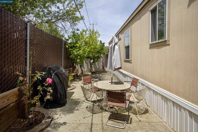 55 PACIFICA AVE, Bay Point CA: https://media.crmls.org/mediaz/830f2daf-6cf4-415c-812f-da9b2ee6ae1d.jpg