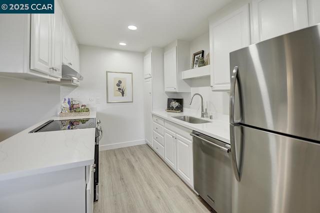 2101 PTARMIGAN DR, Walnut Creek CA: https://media.crmls.org/mediaz/830f444a-5120-46bd-b8b4-e3110eeb6c4c.jpg