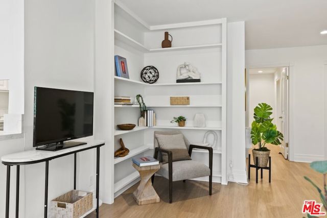 1831 Prosser Avenue, Los Angeles CA: https://media.crmls.org/mediaz/830f8856-1f93-4656-a36f-10514eb4b380.jpg