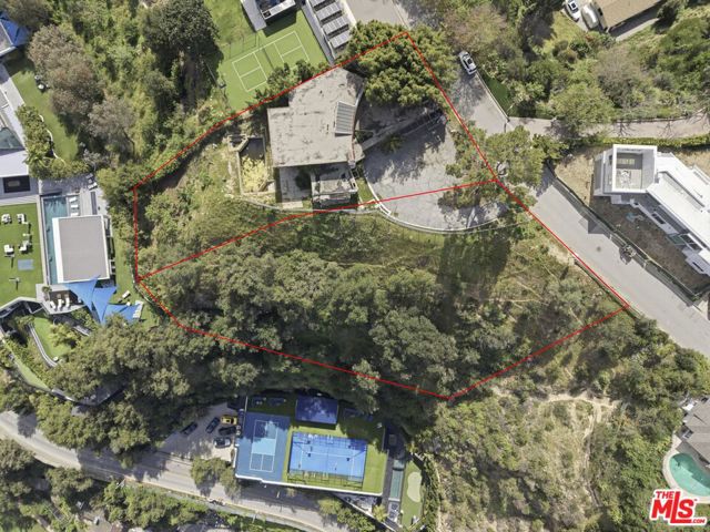 11287 Chalon Road, Los Angeles CA: https://media.crmls.org/mediaz/831041e8-e970-4762-9411-f56154a449ca.jpg