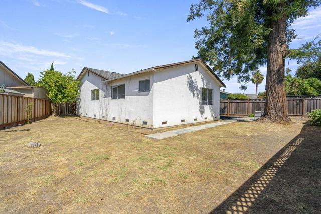 460 Collinwood Court, Santa Clara CA: https://media.crmls.org/mediaz/8310cf40-4755-4f2f-85e0-8e1b18d9d463.jpg