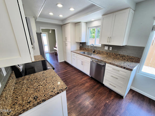 6673 Sora Street, Ventura CA: https://media.crmls.org/mediaz/8310ffce-3cfb-473e-9024-15c2f01fb709.jpg