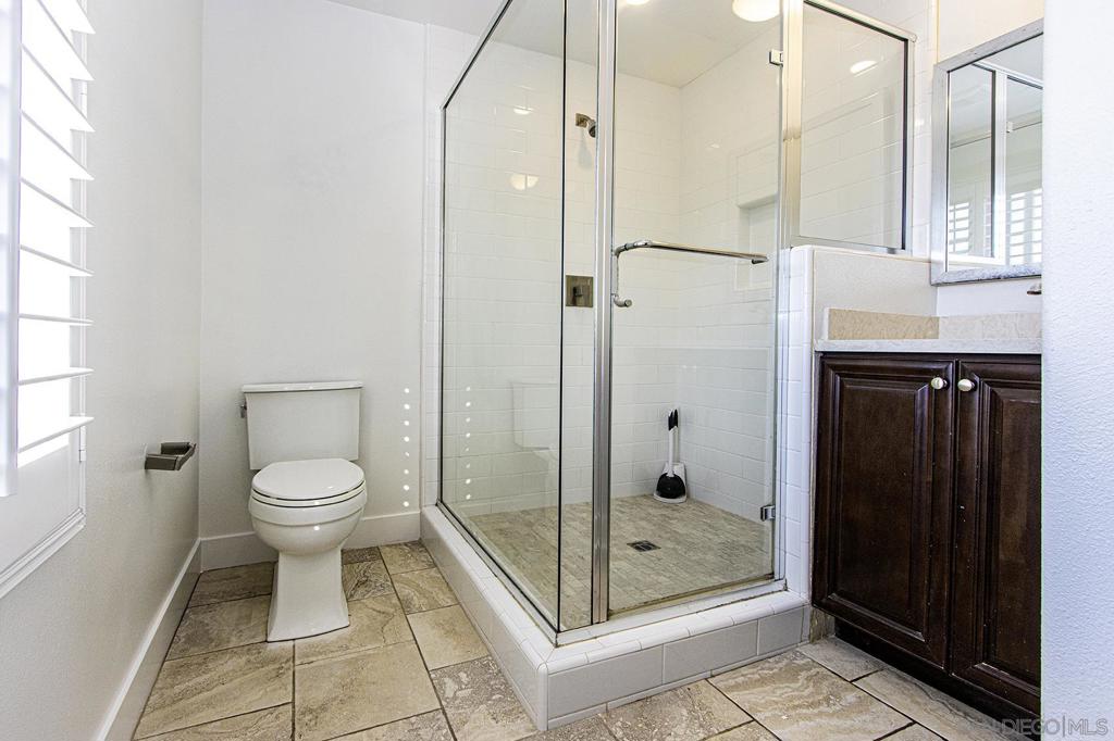 https://media.crmls.org/mediaz/8311202d-9dcf-4803-8950-fcddf593ce45.jpg?preset=X-Large