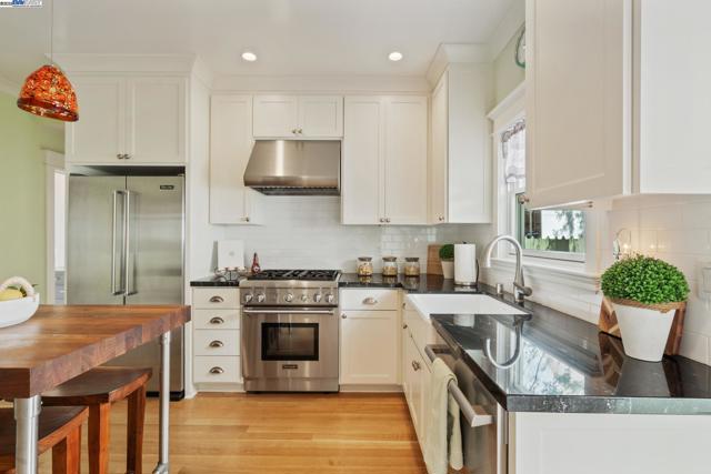 690 S K St, Livermore CA: https://media.crmls.org/mediaz/83115fb5-9d93-42be-9c69-772d0ba0cd8c.jpg