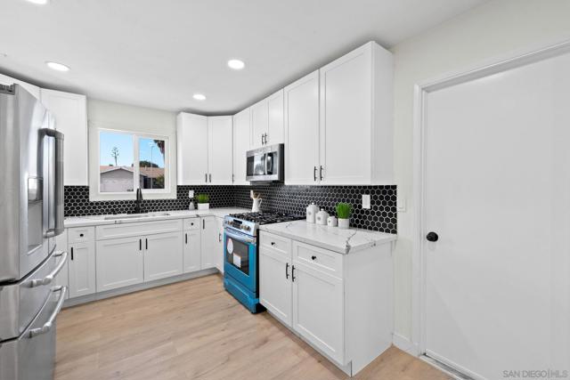 779 Kedzie, San Diego CA: https://media.crmls.org/mediaz/8311c0eb-d093-4b76-98b2-b3f526cf9402.jpg