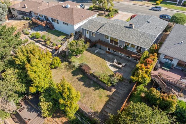 826 W Hillsdale Boulevard, San Mateo CA: https://media.crmls.org/mediaz/8311c622-a3db-44fb-af94-6c7560e955c6.jpg