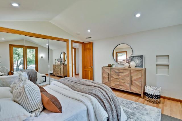 1625 Hazelaar Way, Los Altos CA: https://media.crmls.org/mediaz/83126c0f-21a0-4428-ad4d-1a13eb20c38a.jpg