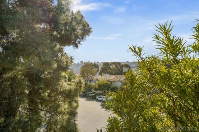 Image 11 of 26 For 2772 Ariane Dr  70