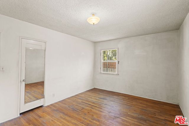 4030 Boise Avenue, Los Angeles CA: https://media.crmls.org/mediaz/83136569-7159-4727-b0ac-3b7c6348f07a.jpg