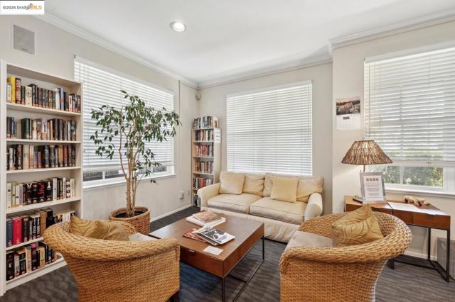 92 Marina Lakes DR, Richmond CA: https://media.crmls.org/mediaz/831386b9-a044-4804-977c-438076b4a080.jpg
