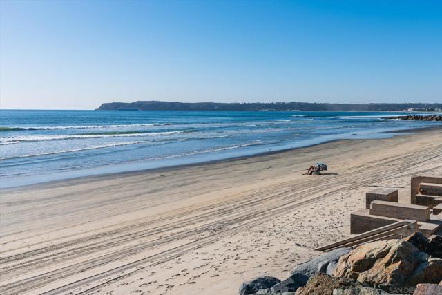 1830 Avenida del Mundo, Coronado CA: https://media.crmls.org/mediaz/8313c7e0-81e3-4a56-8e5a-81db97a2e9d2.jpg