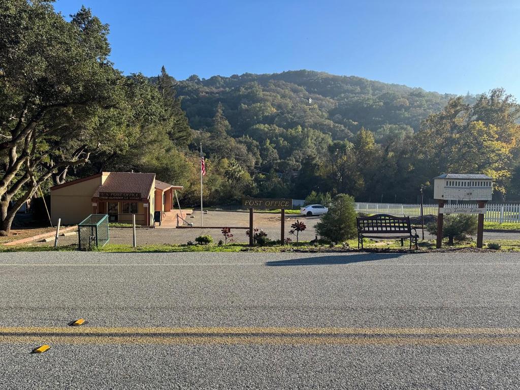 21300 Almaden Road