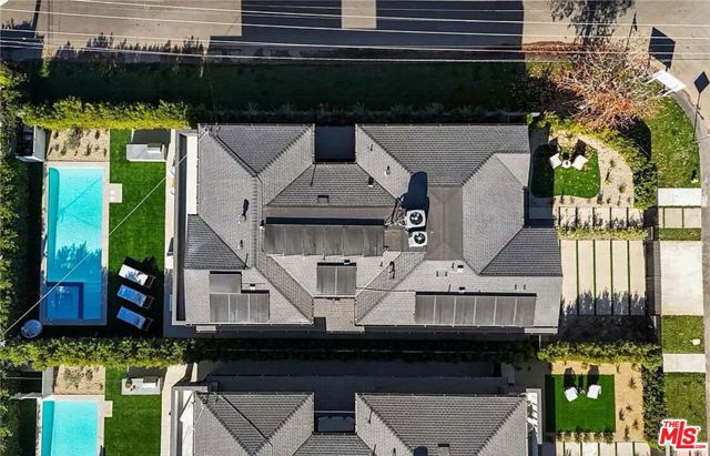 4453 Gentry Avenue, Valley Village CA: https://media.crmls.org/mediaz/8314615d-5640-409d-84ee-09096c5609e1.jpg