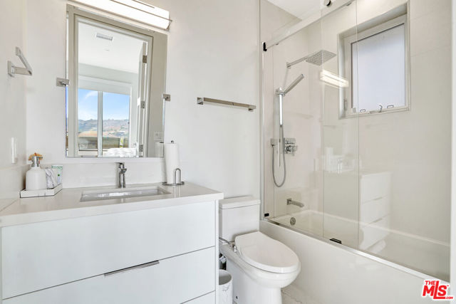 28405 Via Acero Street, Malibu CA: https://media.crmls.org/mediaz/83159cec-ea30-40bf-b85d-42f14fd6d2c8.jpg