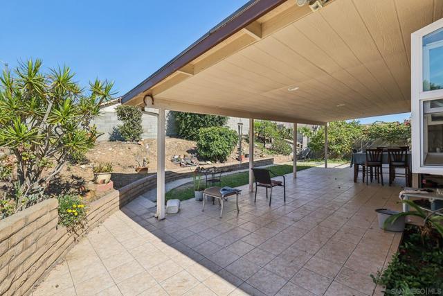 823 Fuchsia Ln, San Diego CA: https://media.crmls.org/mediaz/8315d7a7-e4c0-45ab-971e-46be70d25ed3.jpg