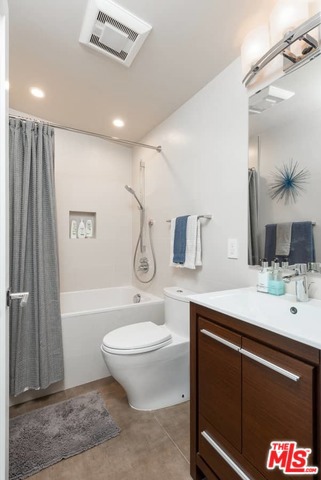 3525 LAURELVALE Drive