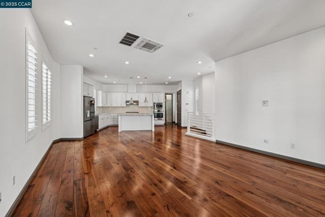 5826 Noba Rd, Dublin CA: https://media.crmls.org/mediaz/8316557f-8f0f-49c2-8b5c-d20d7251550b.jpg