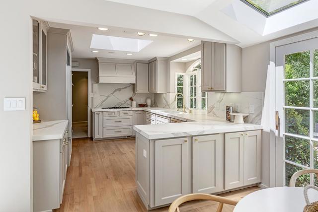 3 Wyndham Drive, Portola Valley CA: https://media.crmls.org/mediaz/831658e7-2536-4351-9c94-c9e9cad9783b.jpg