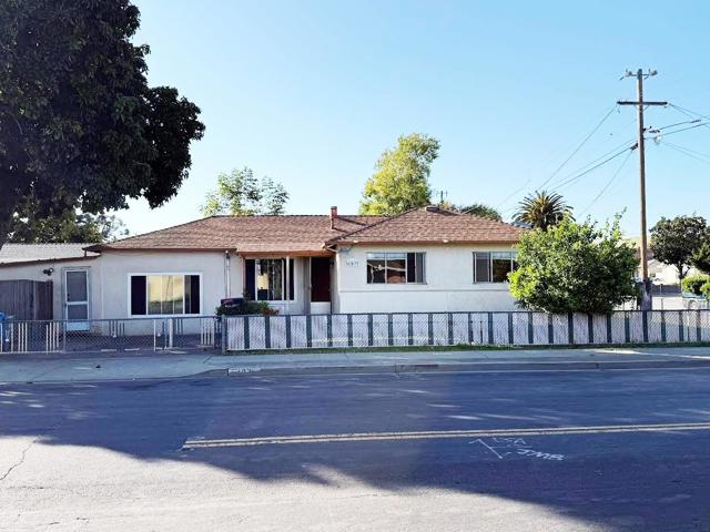 403 G Street, Union City CA: https://media.crmls.org/mediaz/8316ce51-67a8-407a-8675-a2cca67c436c.jpg