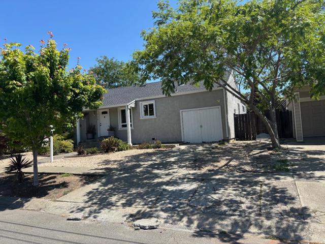 21428 Lake Chabot Road, Castro Valley CA: https://media.crmls.org/mediaz/83174c2c-5d7e-4620-a418-da47e4cd1ca1.jpg