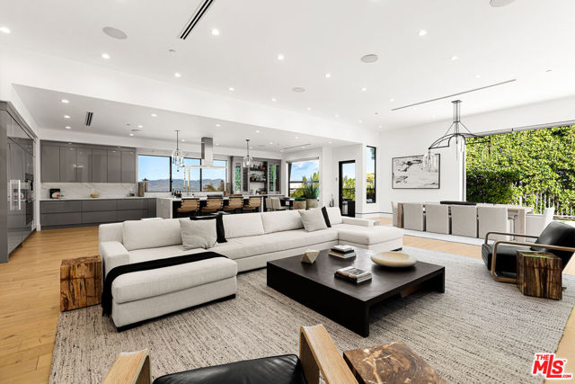 16366 Sloan Drive, Los Angeles CA: https://media.crmls.org/mediaz/831828f4-9285-4870-9727-7b4c17381261.jpg