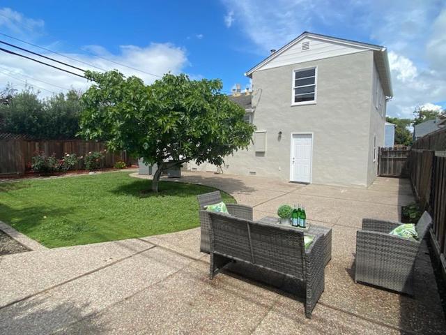 1408 Birch Avenue, San Mateo CA: https://media.crmls.org/mediaz/83183cc8-a579-477f-9553-40e4bc609ca1.jpg