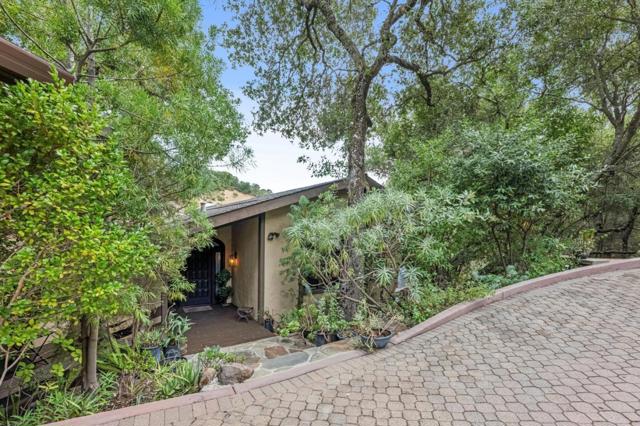 61 Oak Haven Way, Woodside CA: https://media.crmls.org/mediaz/83184cb7-57f3-4895-a278-4b535ad552a0.jpg