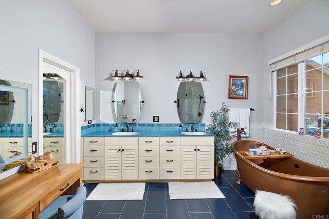 2744 Carlsbad Blvd., Carlsbad CA: https://media.crmls.org/mediaz/8318f949-038b-47db-9c5e-475c611848dc.jpg