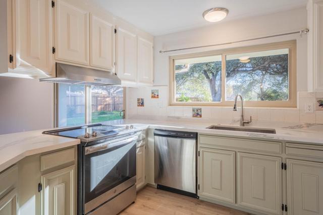 11745 Tam Oshanter Drive, Salinas CA: https://media.crmls.org/mediaz/83190f81-4899-4124-bd4b-c4d1b2c8ce84.jpg