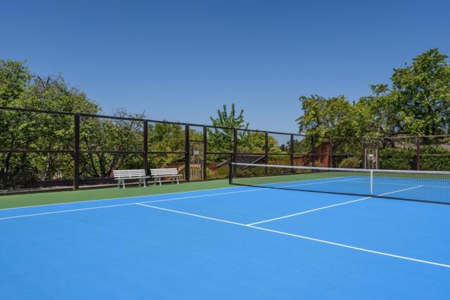1265 Trinity Drive, Menlo Park CA: https://media.crmls.org/mediaz/831943ec-4a10-4a91-9b06-4552e5119787.jpg