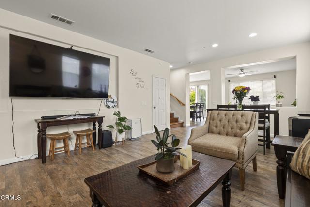 371 Huerta Street, Oxnard CA: https://media.crmls.org/mediaz/83197a7f-ed82-49d9-96cc-aad5d5f85466.jpg