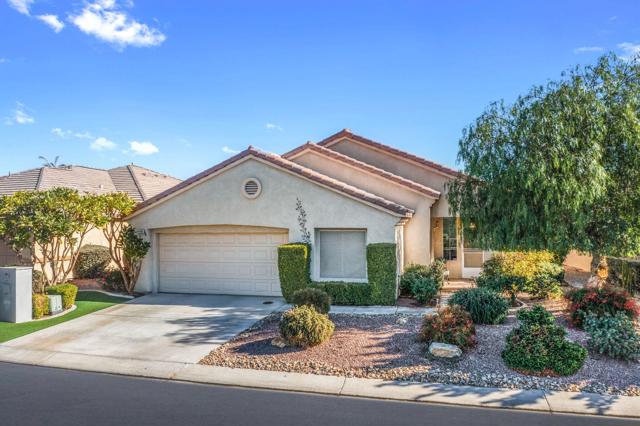 44660 S Heritage Palms Drive, Indio CA: https://media.crmls.org/mediaz/83198be3-e4a2-4cfc-ac68-e99081ec5e2d.jpg