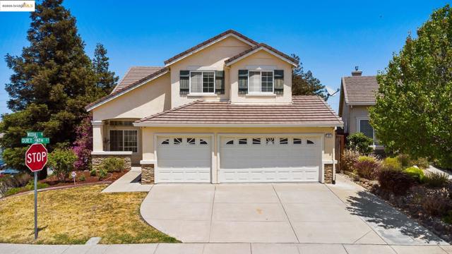 2 Quiet Path Ct, Pittsburg CA: https://media.crmls.org/mediaz/8319922a-c186-4e56-9a46-aa44f545ee92.jpg