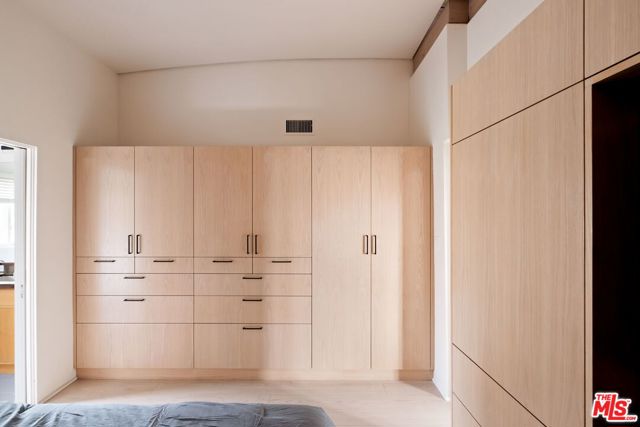 2913 Dell Avenue, Venice CA: https://media.crmls.org/mediaz/8319fcc2-1381-46e1-a1da-070faa9f5cc8.jpg