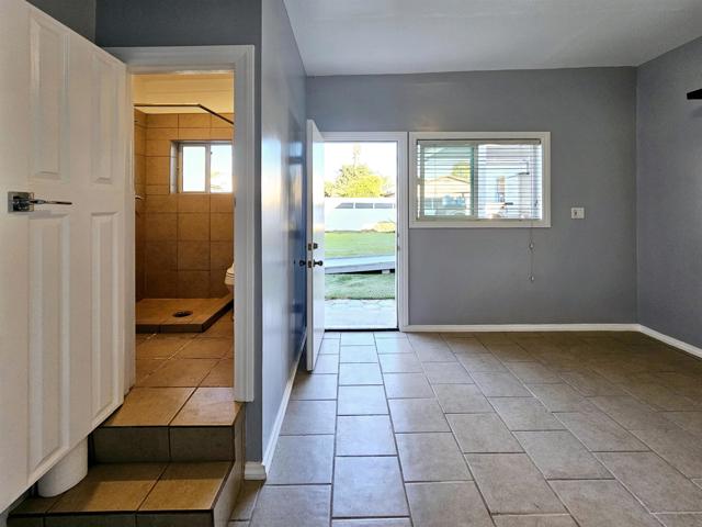 425 E 16Th St, National City CA: https://media.crmls.org/mediaz/831a50ee-5027-4ea5-8e15-68025f2ba14d.jpg