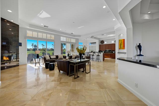 80315 Via Valerosa, La Quinta CA: https://media.crmls.org/mediaz/831b0007-7cda-44b4-bfdd-486c2d56b790.jpg