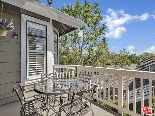 24 Green Brier Circle, Coto de Caza CA: https://media.crmls.org/mediaz/831b00b9-f2b5-4f2b-a83b-14591a80802d.jpg