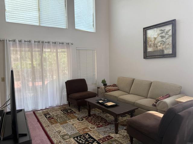 Detail Gallery Image 11 of 15 For 1826 via Cuarto, Oceanside,  CA 92056 - 3 Beds | 2 Baths
