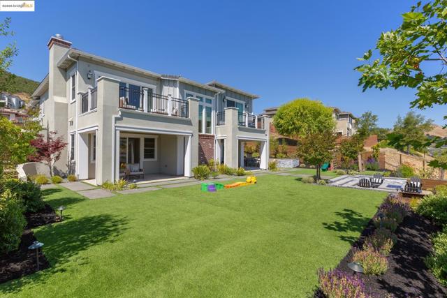 63 Tomcat Way, Orinda CA: https://media.crmls.org/mediaz/831c0285-155c-4b0c-a025-baa502d92276.jpg