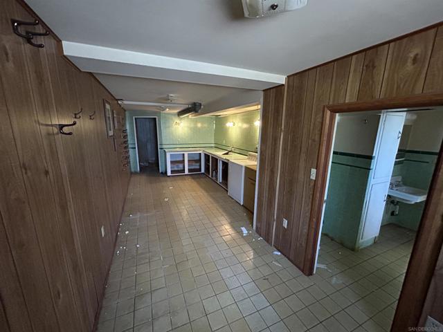1333 El Rey Ave, El Cajon CA: https://media.crmls.org/mediaz/831d19ad-bca4-4404-9375-ed81ad9aba21.jpg