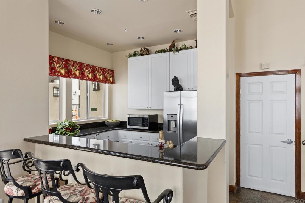9237 Regents Road - photo 8