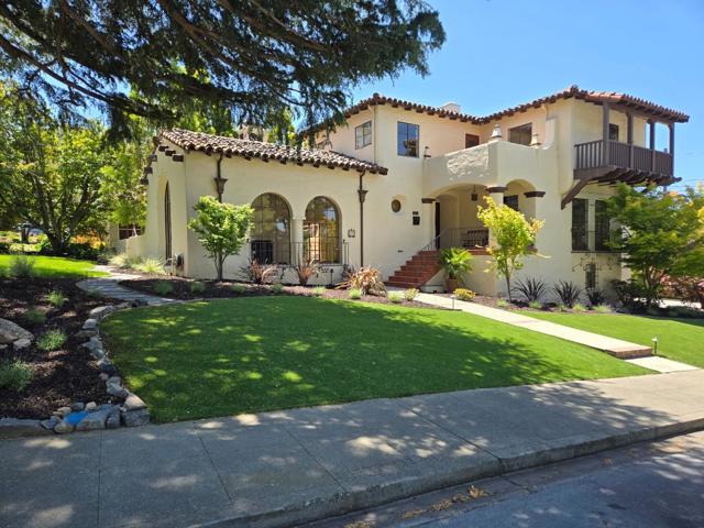 320 Jackson Street, San Mateo CA: https://media.crmls.org/mediaz/831d8bd9-6c82-4eb8-83c2-9dfe7d223aa3.jpg