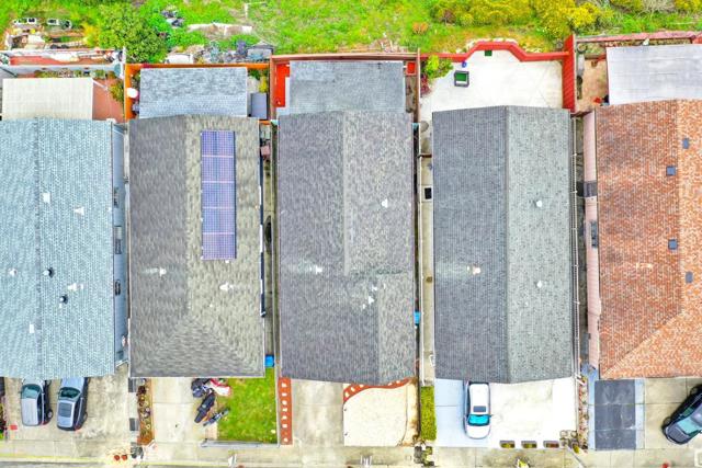 39 Morton Drive, Daly City CA: https://media.crmls.org/mediaz/831d974e-8c7c-476b-a073-d6408724006d.jpg
