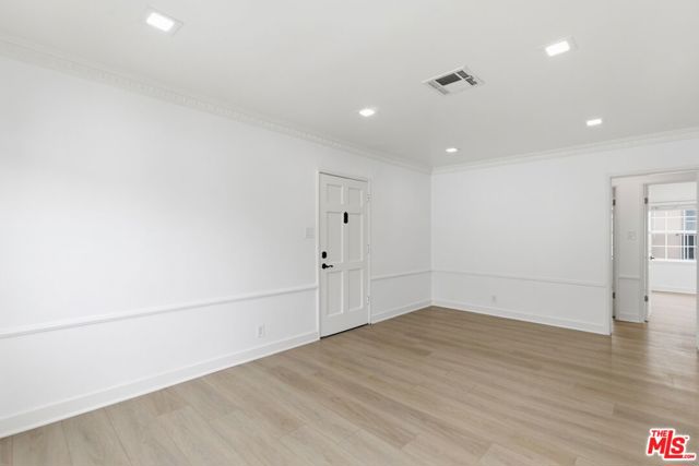 8613 W Olympic Boulevard, Los Angeles CA: https://media.crmls.org/mediaz/831e0593-b8ea-4951-99bc-e4d2112ae9f4.jpg